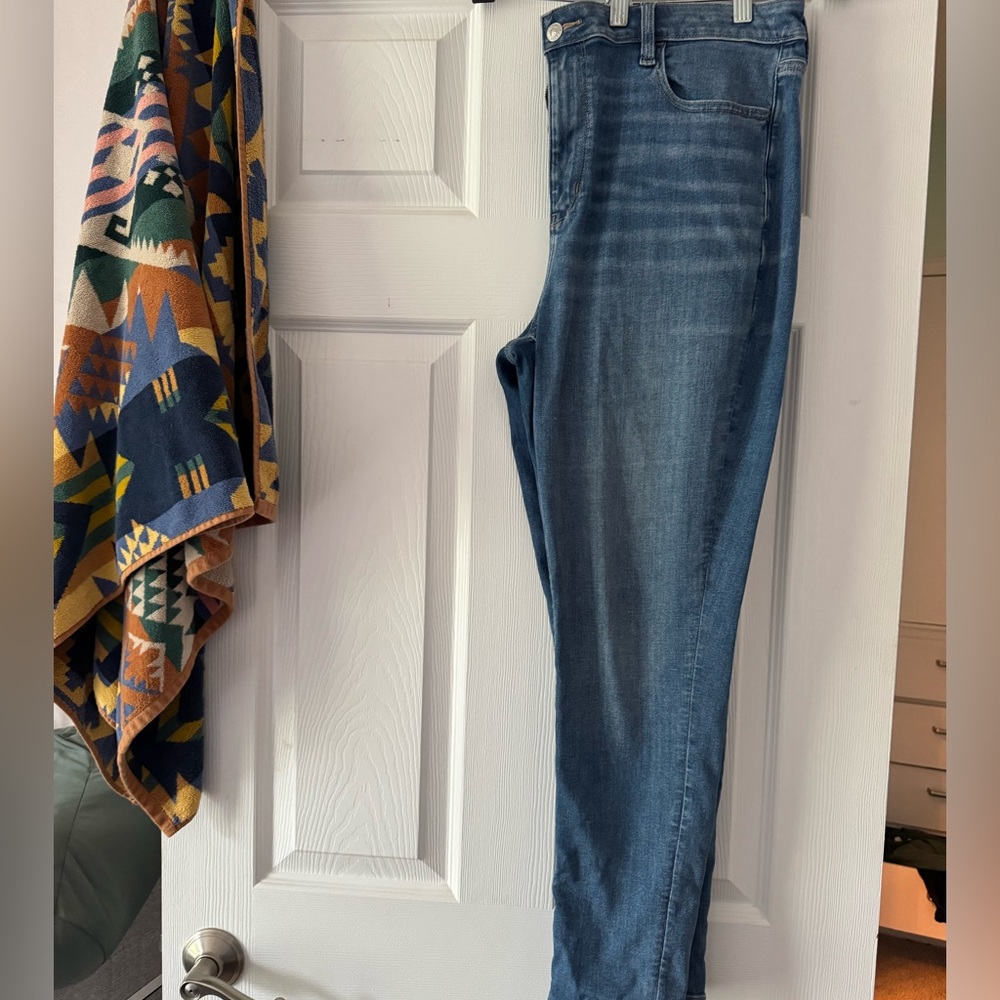 American Eagle High Wasted Skinny Jeans 16 Short.